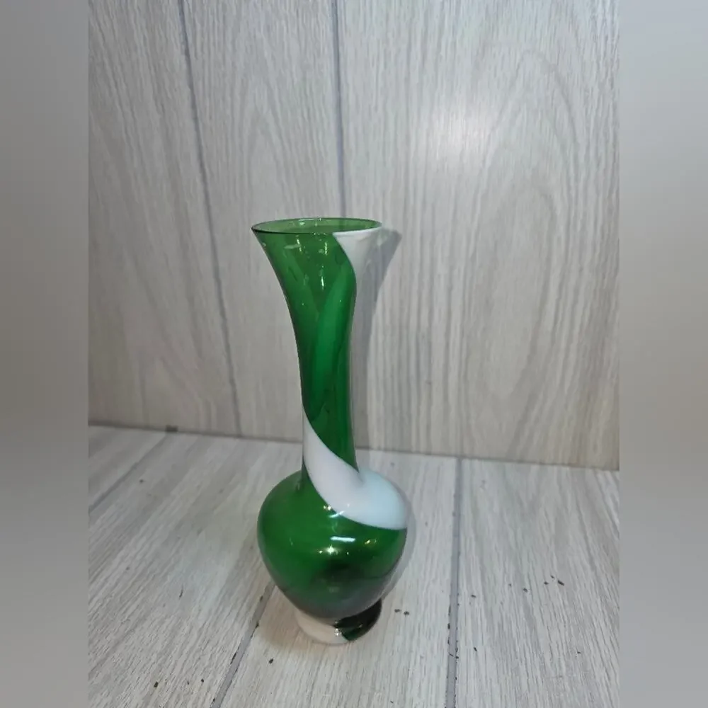 Vtg Emerald Green & White Swirl Glass Vase MCM Art Glass 8